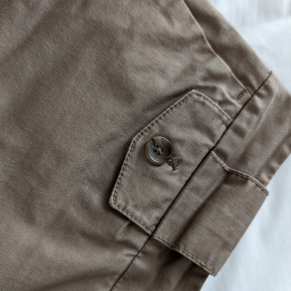 Tan shorts - Picture 5 of 5